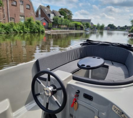 Meerkoet Royale, sloepverhuur de Meerkoet, Groene hart, Nieuwerbrug, luxe sloepverhuur, luxe sloep huren, sloep huren