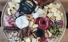 borrelplank sloepverhuur de meerkoet luxe sloep huren sloep huren woerden sloep huren met borrelplank sloep huren met eten sloep en lunch sloep met snack